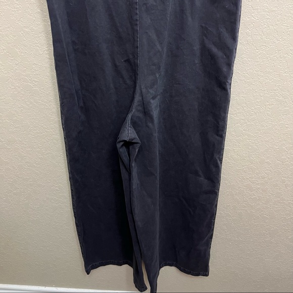 NWT Zara Denim Wide Leg CROPPED POCKET JUMPSUIT
Size small - Picture 13 of 14